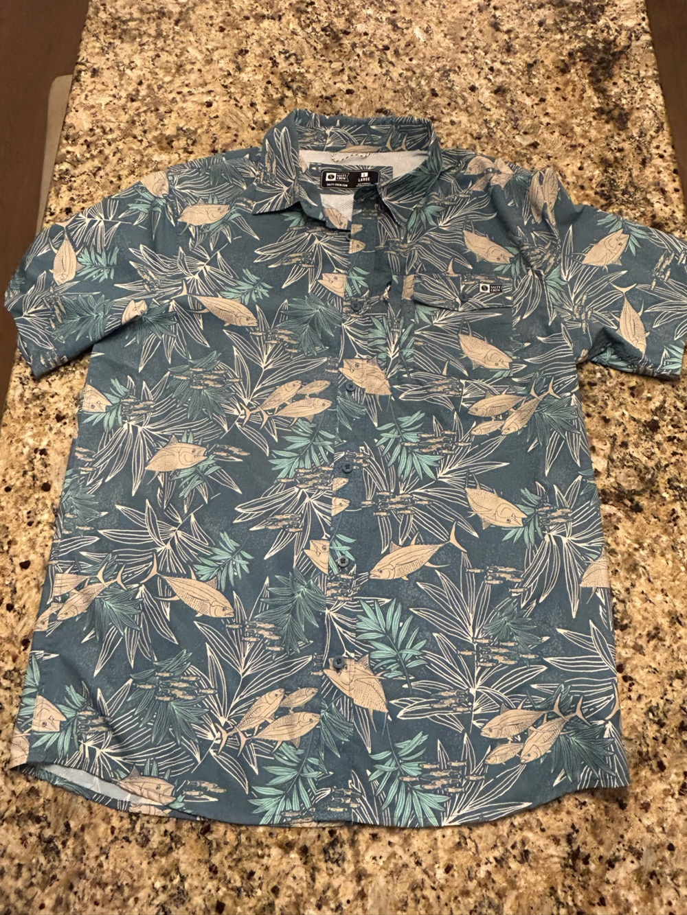 Salty Crew Fishing Shirt Mens Lg Button Up Fish Print Short Sleeve Performance